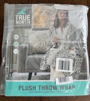 NEW! True North Plush Wearable Throw Wrap Gray